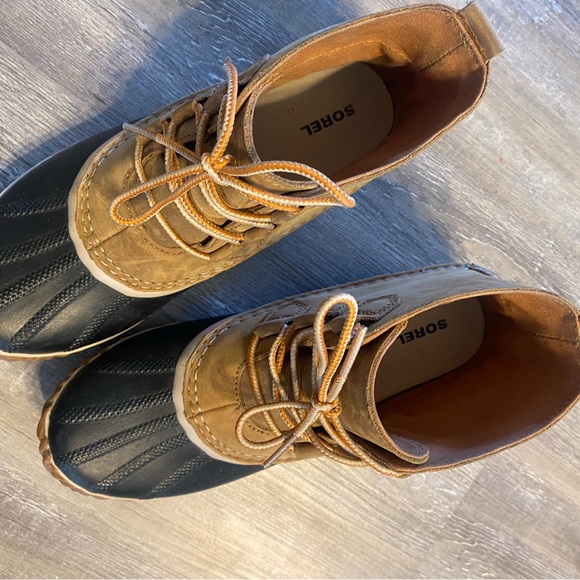 EUC SOREL Out N About Duck Boots 9 Worn Once! - Picture 6 of 8